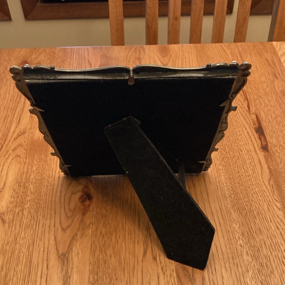 Antique style Bronze Photo Frame 8 x 10 - Picture 2 of 6